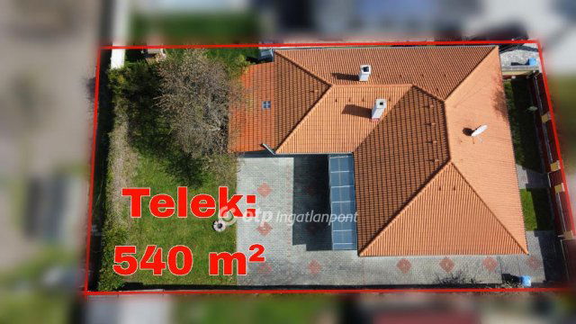 Kiadó családi ház, albérlet, Pápán 350 E Ft / hó, 3+3 szobás