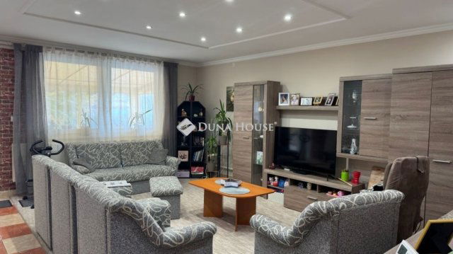 Eladó családi ház, Debrecenben 116.9 M Ft, 6 szobás