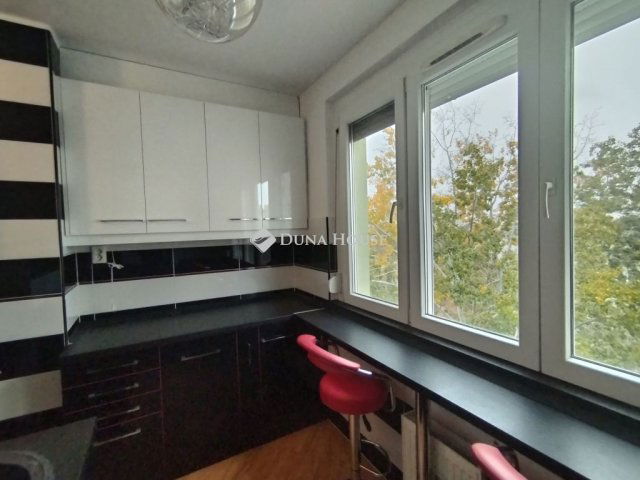 Kiadó panellakás, albérlet, Szegeden, Vértói úton, 2 szobás