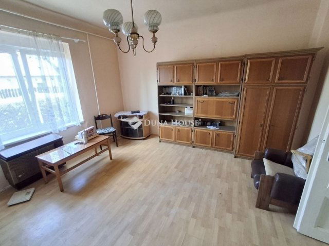 Eladó családi ház, Vecsésen 67.9 M Ft, 3 szobás