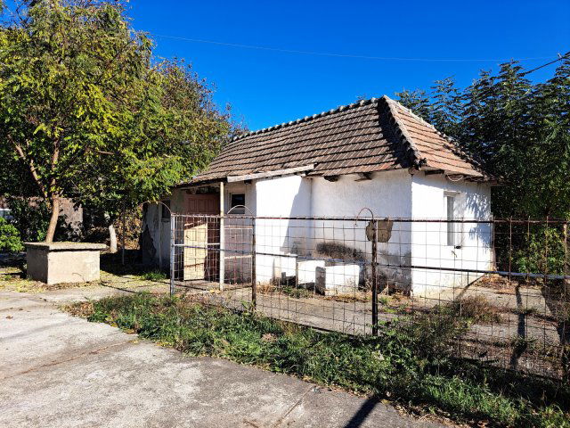 Eladó családi ház, Pilisen, Szegfű utcában 26.5 M Ft, 3 szobás