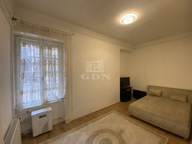 Eladó téglalakás, Budapesten, VIII. kerületben 66.2 M Ft