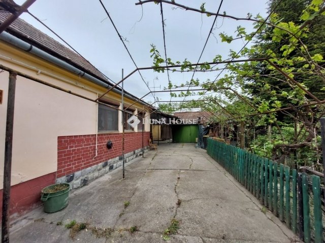 Eladó családi ház, Dunafalván 14.9 M Ft, 3 szobás