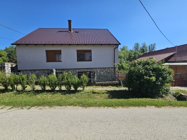 Eladó családi ház, Bakonybélben 84.9 M Ft, 1+3 szobás