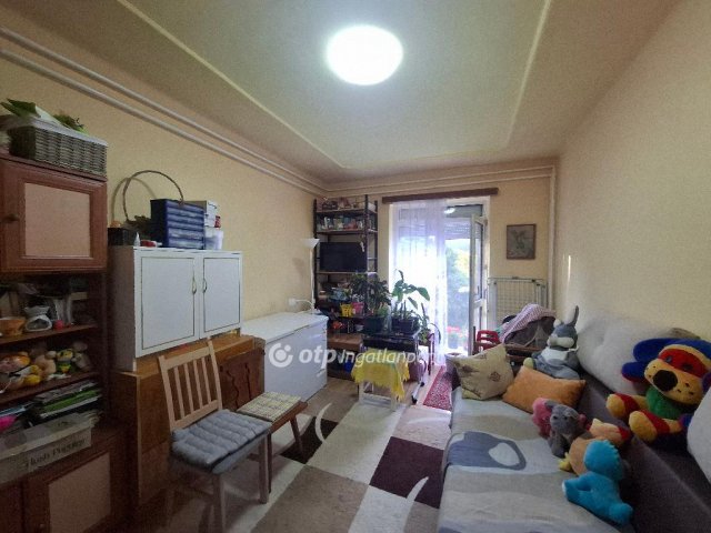 Eladó téglalakás, Egerben 39.9 M Ft, 2 szobás