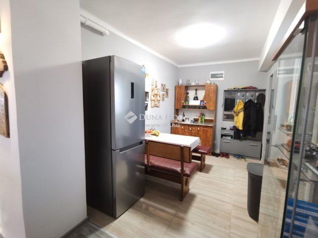 Eladó családi ház, Kecskéden 55.9 M Ft, 4 szobás
