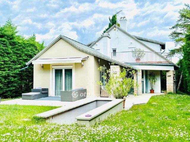 Eladó családi ház, Szentendrén 159.9 M Ft, 4+1 szobás