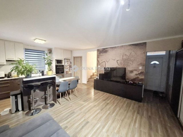 Eladó ikerház, Fóton 126 M Ft, 5 szobás / költözzbe.hu