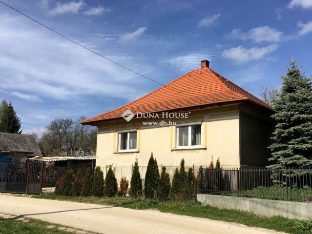 Eladó családi ház, Bakonynánán 75 M Ft, 2 szobás