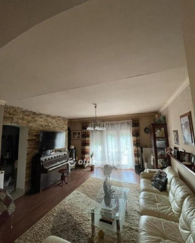 Eladó családi ház, Gyöngyösön 79.9 M Ft, 4 szobás