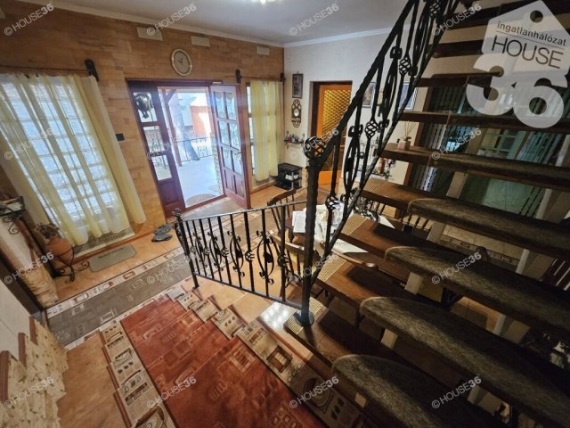 Eladó családi ház, Kecskeméten 89.9 M Ft, 6 szobás