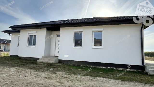 Eladó családi ház, Kecskeméten 75 M Ft, 5 szobás