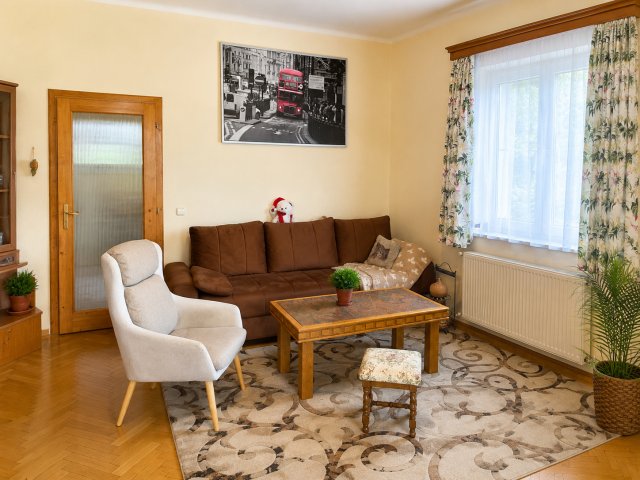Eladó családi ház, Budapesten, III. kerületben 350 M Ft