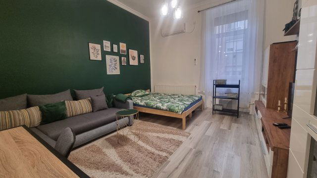 Kiadó téglalakás, albérlet, Szegeden 220 E Ft / hó, 1 szobás