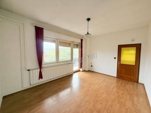 Eladó ikerház, Vácon 114 M Ft, 6 szobás / költözzbe.hu