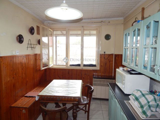 Eladó családi ház, Enyingen 21 M Ft, 3 szobás