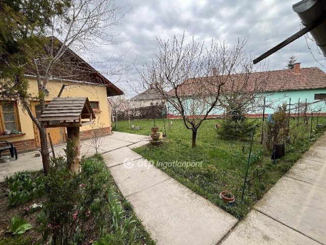 Eladó családi ház, Szentesen 45 M Ft, 3 szobás