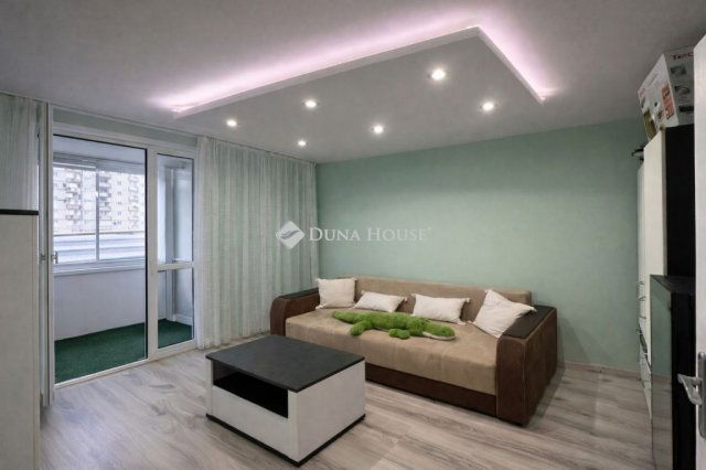 Eladó panellakás, Budapesten, III. kerületben 72.9 M Ft, 2 szobás