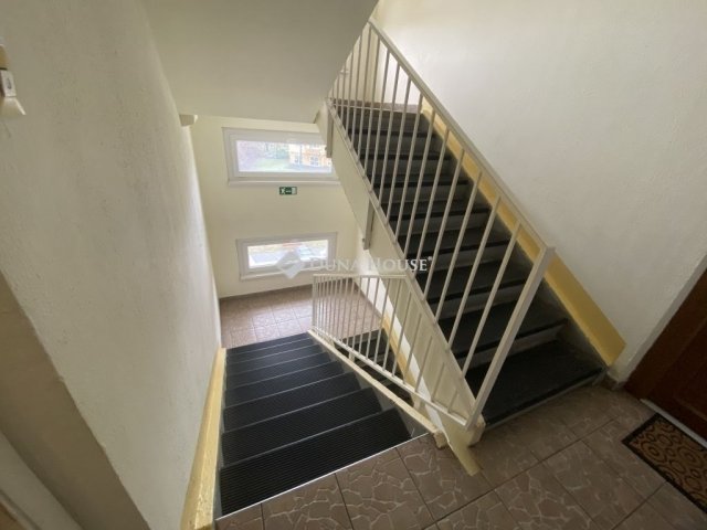 Eladó panellakás, Szegeden 47.9 M Ft, 3 szobás