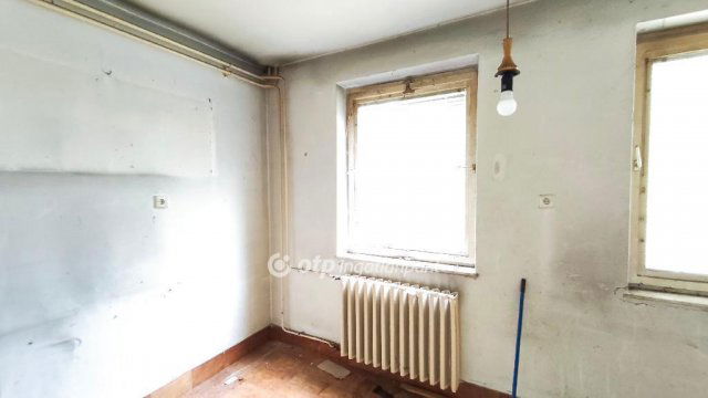 Eladó családi ház, Budapesten, XVI. kerületben 81.5 M Ft