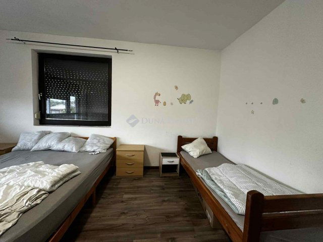 Kiadó téglalakás, albérlet, Siófokon 110 E Ft / hó, 3 szobás