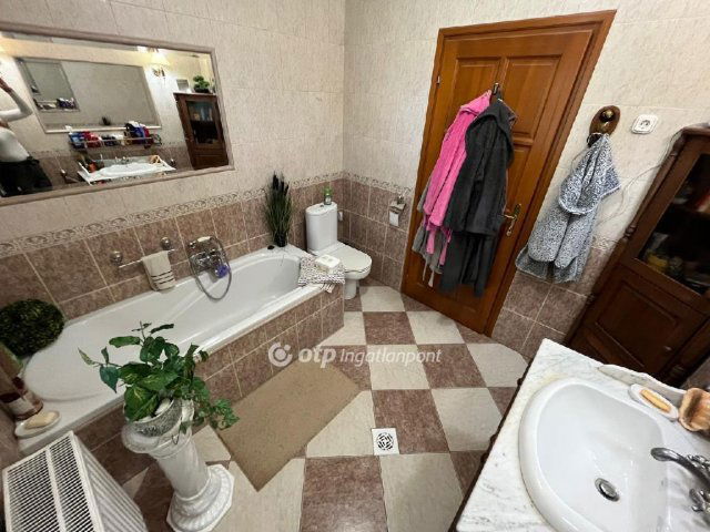 Eladó családi ház, Hernádon 115 M Ft, 1+3 szobás