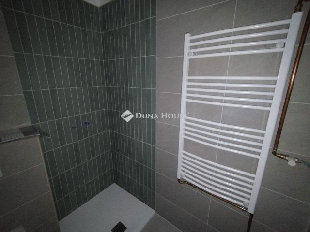 Eladó téglalakás, Tatabányán 39.99 M Ft, 2 szobás