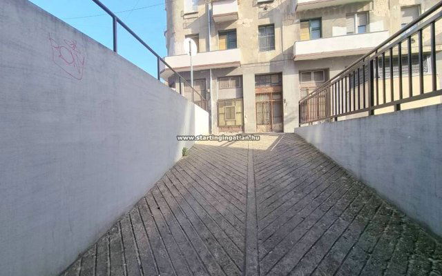Eladó garázs, Budapesten, VIII. kerületben 6.9 M Ft