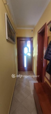 Eladó családi ház, Jászberényben 66.9 M Ft, 3 szobás