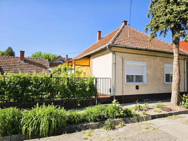 Eladó családi ház, Kiskunhalason 32 M Ft, 4 szobás