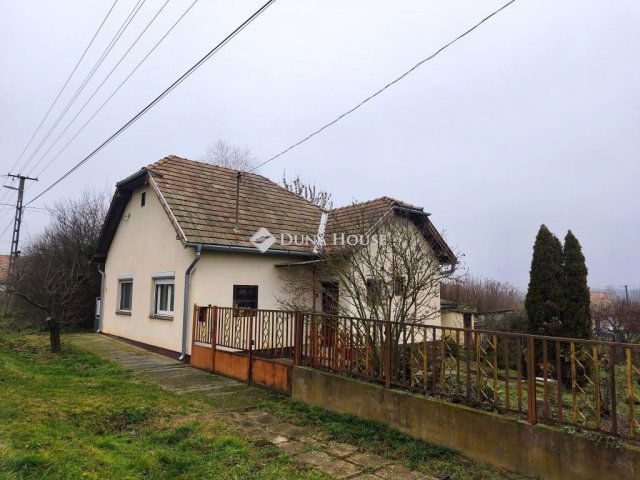 Eladó családi ház, Dombóváron 26 M Ft, 2 szobás