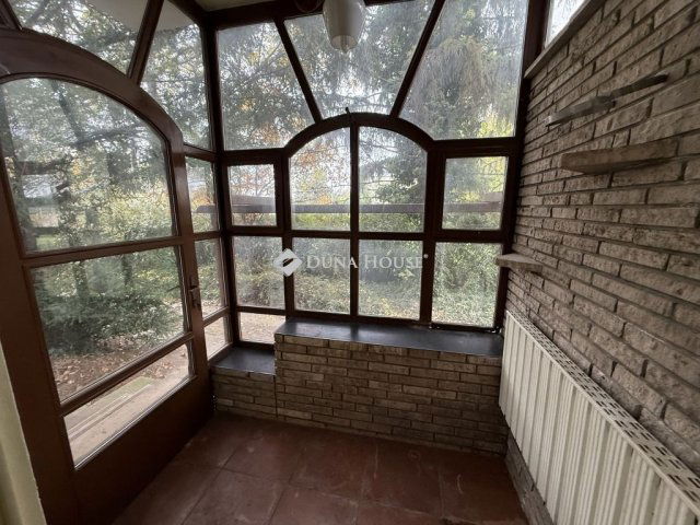 Eladó sorház, Nyergesújfaluban 96.5 M Ft, 6 szobás