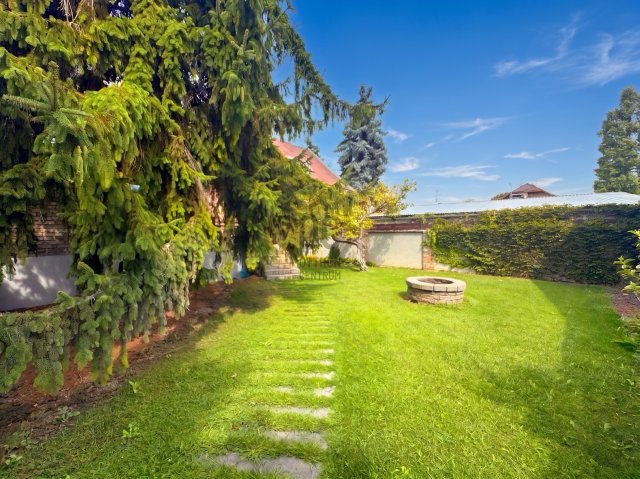 Eladó családi ház, Budapesten, XV. kerületben 192.5 M Ft