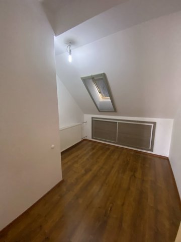 Eladó családi ház, Szombathelyen 89.9 M Ft, 6+3 szobás