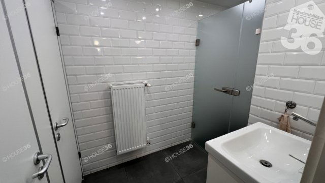 Kiadó iroda, Budapesten, VI. kerületben 590 E Ft / hó, 3 szobás
