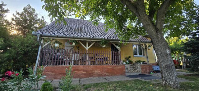 Eladó családi ház, Cegléden 55 M Ft, 5 szobás
