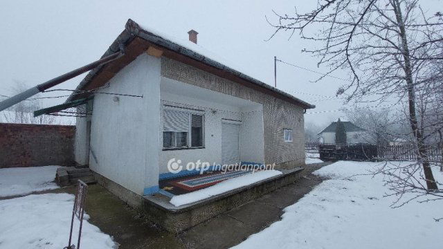 Eladó családi ház, Dévaványán 11.9 M Ft, 2 szobás