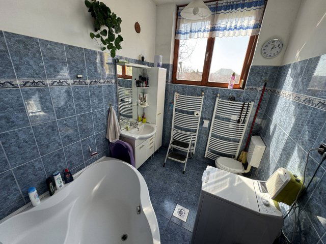 Eladó családi ház, Szigetszentmiklóson 159.9 M Ft, 6 szobás