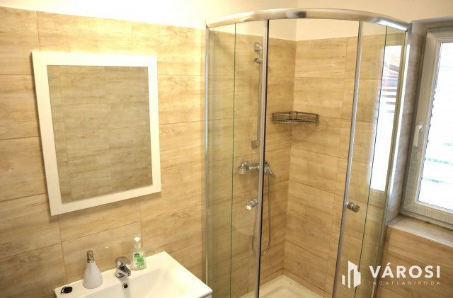 Eladó hotel, Siófokon 183 M Ft, 12 szobás / költözzbe.hu