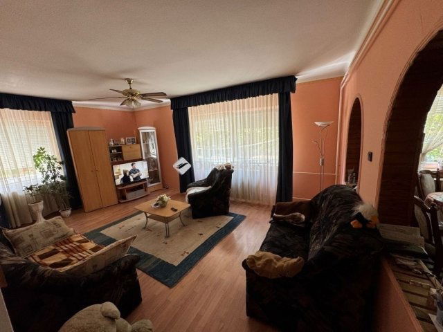 Eladó családi ház, Kecskeméten 69.9 M Ft, 4 szobás