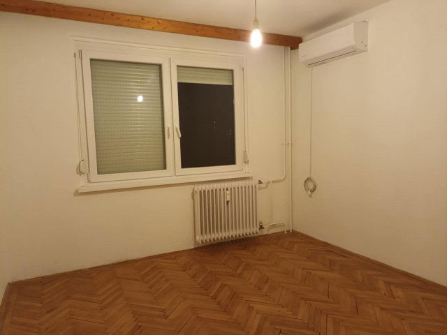 Eladó panellakás, Debrecenben, Gyergyó utcában 63.9 M Ft