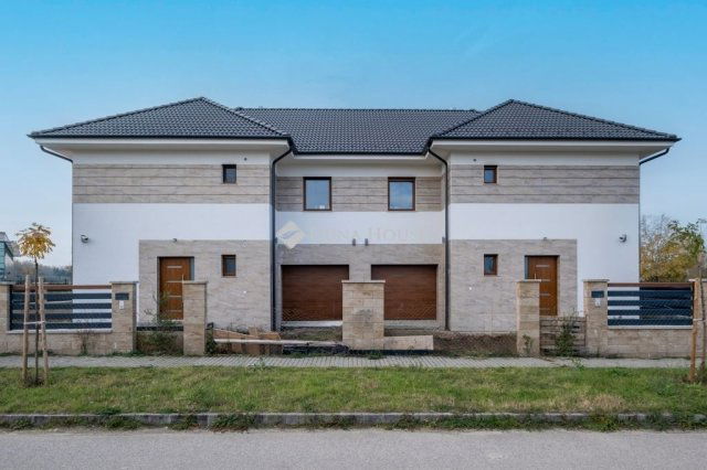 Eladó ikerház, Budapesten, XXIII. kerületben 235 M Ft, 6 szobás