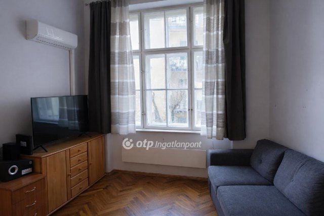 Eladó téglalakás, Budapesten, VIII. kerületben 49 M Ft, 1 szobás