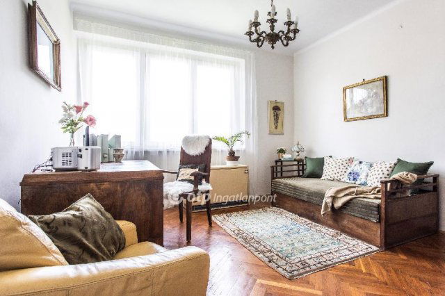 Eladó téglalakás, Komlón 42.8 M Ft, 3+1 szobás