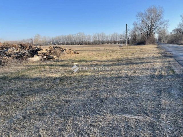 Eladó ipari ingatlan, Helvécián 21 M Ft / költözzbe.hu