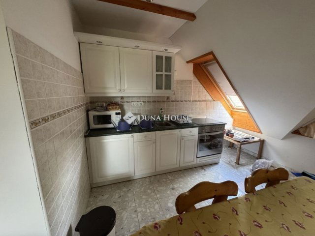 Eladó családi ház, Budakeszin 179.9 M Ft, 1 szobás