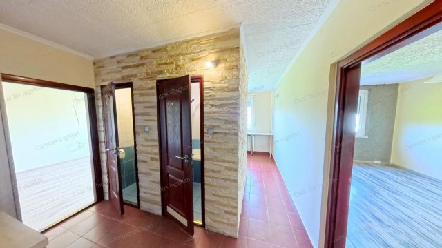 Eladó panellakás, Veszprémben, Stromfeld Aurél utcában 51.4 M Ft