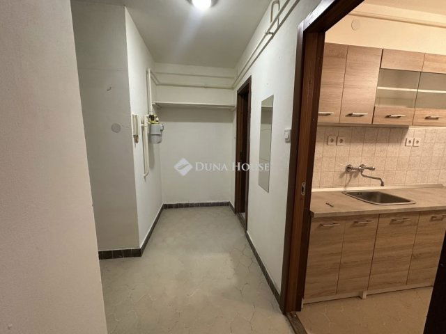 Eladó téglalakás, Budapesten, X. kerületben 42.5 M Ft, 1 szobás