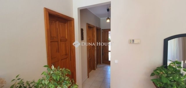 Eladó családi ház, Dunaharasztin 149 M Ft, 5 szobás