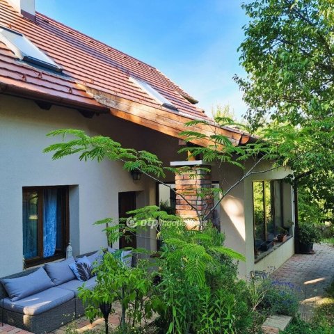 Eladó családi ház, Ábrahámhegyen 144 M Ft, 5 szobás